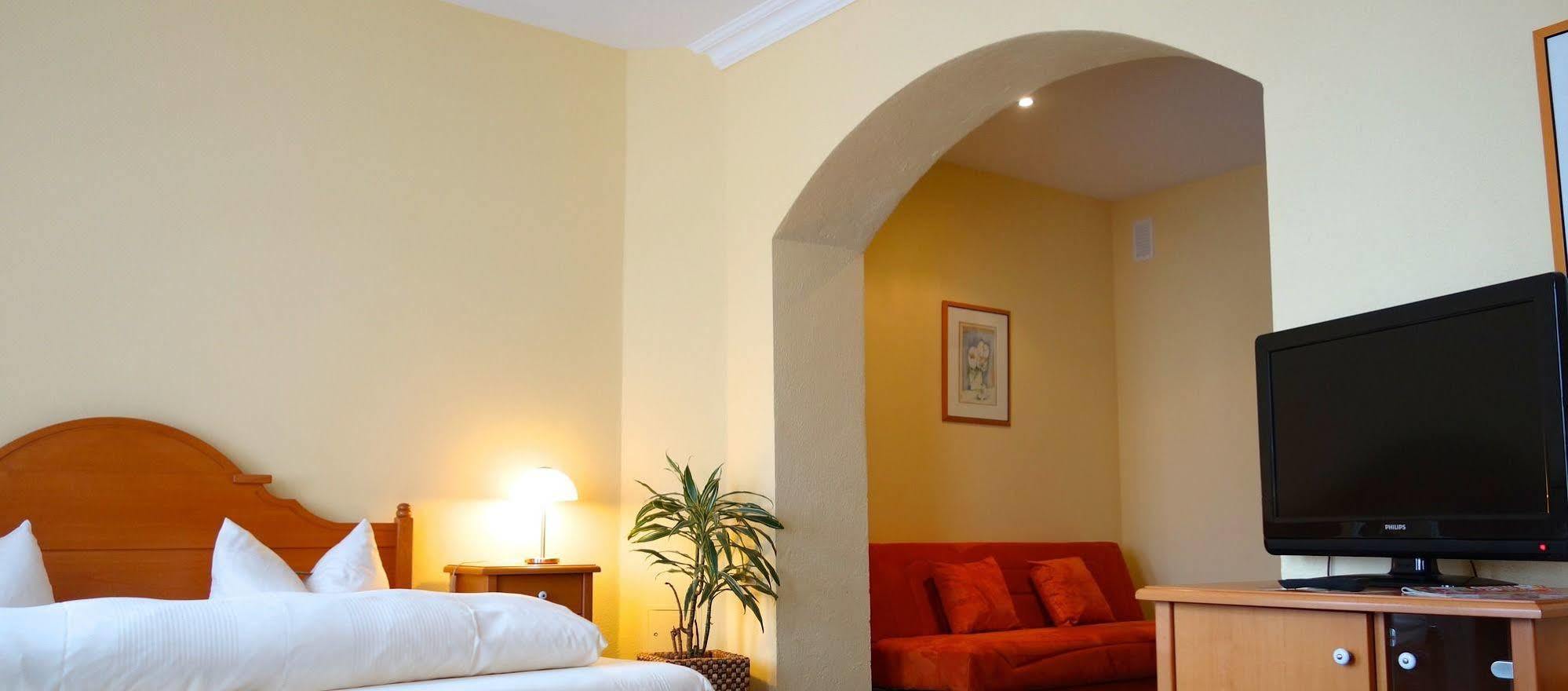 Romantik Hotel Villa Sayn Бендорф Экстерьер фото